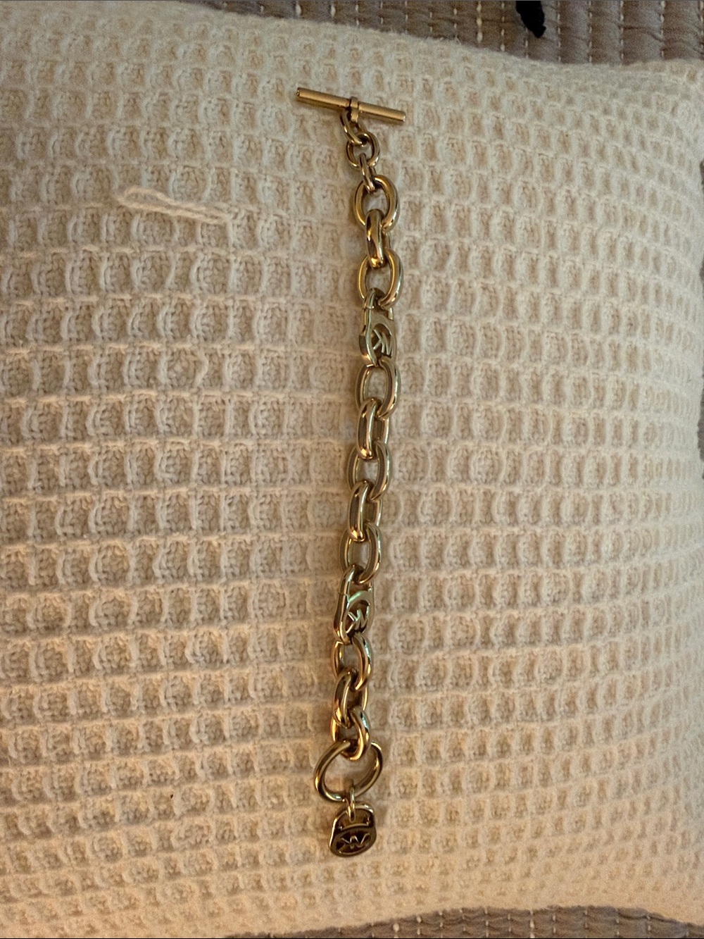 Michael Kors - Gold Chain Link Toggle Bracelet - Women